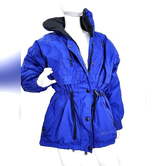 BlackBear - Picture 1 of 15